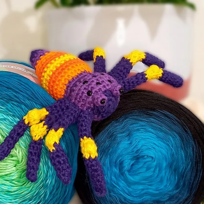 23896 tarantula model hair