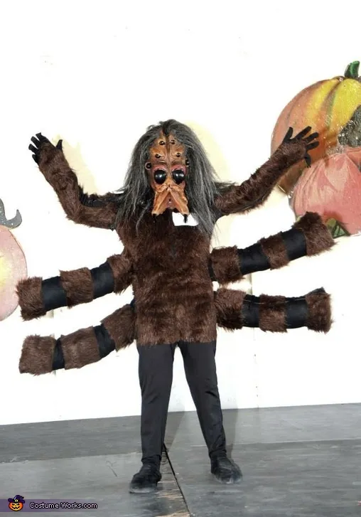 24057 tarantula boy childhood